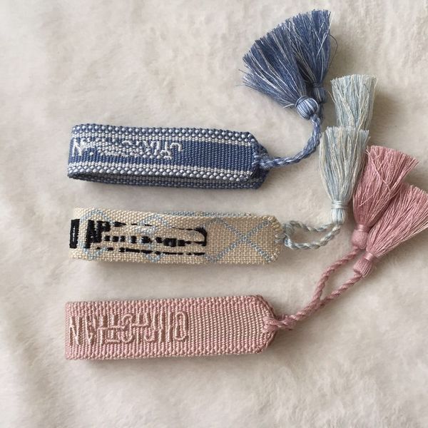 iconic friendship bracelet is a collection inspired by the designer, handmade with colorful threads, washable fabric bracelet, Golden;silver
iconic friendship bracelet is a collection inspired by the designer, handmade with colorful threads, washable fabric bracelet, Golden;silver