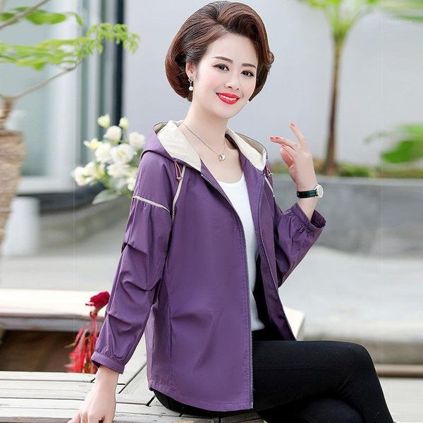2020 summer autumn middle age women hooded causal solid windbreaker reversible zipper lightweight bomber famale trench coats a611, Tan;black
2020 summer autumn middle age women hooded causal solid windbreaker reversible zipper lightweight bomber famale trench coats a611, Tan;black