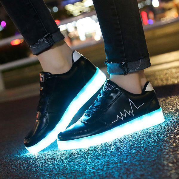 девушки размер led 30-44 luminous мальчиков кроссовки свет детская обувь с освещенными до единственных взрослых светящиеся тапочки для детей, Black;red
девушки размер led 30-44 luminous мальчиков кроссовки свет детская обувь с освещенными до единственных взрослых светящиеся тапочки для детей, Black;red