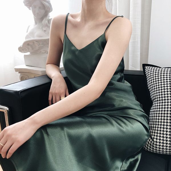 2021 new summer satin with v-cleavage dress light cooked fish tail dressed in french background halter temperament eepk, Black;gray
2021 new summer satin with v-cleavage dress light cooked fish tail dressed in french background halter temperament eepk, Black;gray