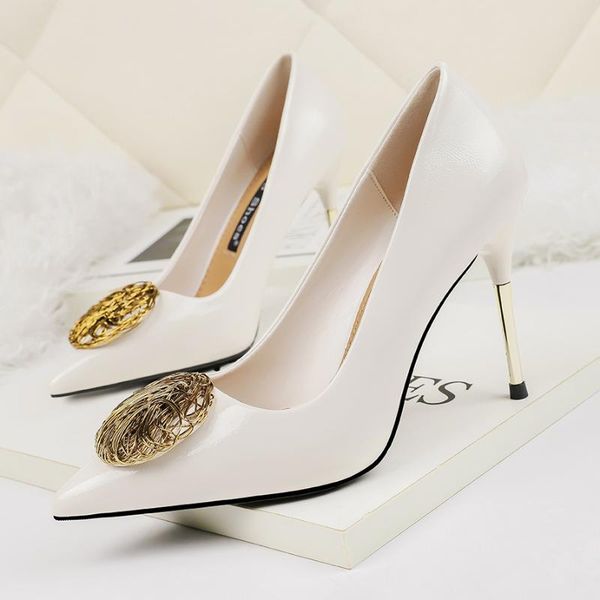 2020 fashion women 9cm high heels metal buckle stiletto pumps lady elegant luxury apricot patent leather pointy party shoes, Black
2020 fashion women 9cm high heels metal buckle stiletto pumps lady elegant luxury apricot patent leather pointy party shoes, Black