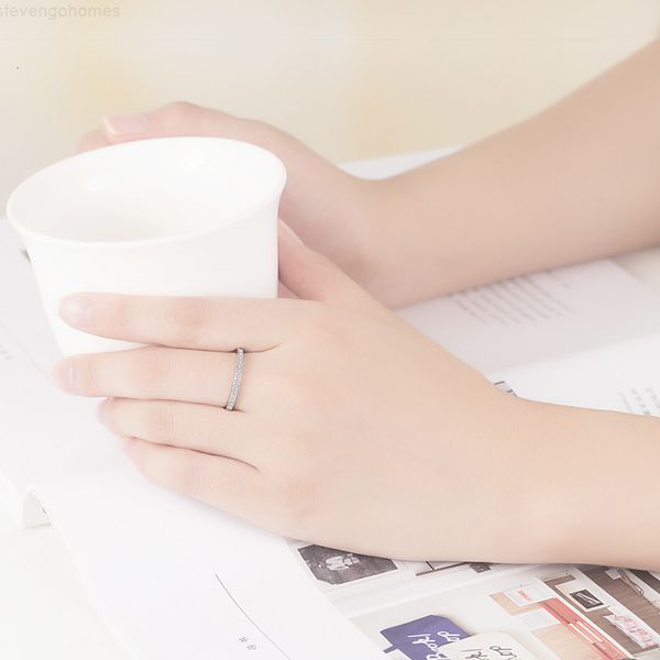 s925 sterling ring for women shining minimalist zircon inlay design solid silver rings fading girl accessories 1019, Golden;silver
s925 sterling ring for women shining minimalist zircon inlay design solid silver rings fading girl accessories 1019, Golden;silver