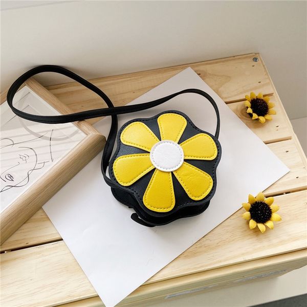 children's small satchel 2020 new women's bag sun flower small round bag cartoon lovely flower princess zero coin purse satchel co
children's small satchel 2020 new women's bag sun flower small round bag cartoon lovely flower princess zero coin purse satchel co