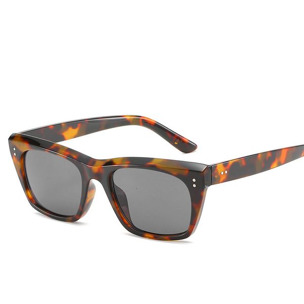 new classic box men's sunglasses fashion nail trend sunglasses women's 40060sunglasses designer aws, White;black
new classic box men's sunglasses fashion nail trend sunglasses women's 40060sunglasses designer aws, White;black
