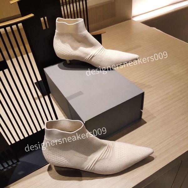 2021 dress shoes fashion women brand high heels red platform pumps black patent leather pointy toe heels luxury bottom size35-41
2021 dress shoes fashion women brand high heels red platform pumps black patent leather pointy toe heels luxury bottom size35-41