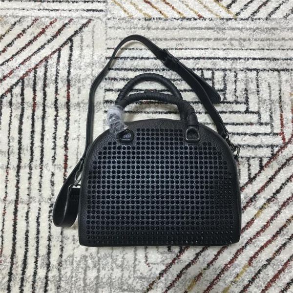 designer men handbags genuine leather fashion bag rivet chain crossbody bags for women shoulder bags
designer men handbags genuine leather fashion bag rivet chain crossbody bags for women shoulder bags