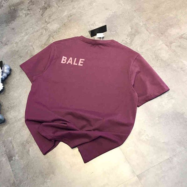 2022 factory wholesale new trendy short t-shirt with front and back letters printed for women's purple summer trendy couple loose casua, White
2022 factory wholesale new trendy short t-shirt with front and back letters printed for women's purple summer trendy couple loose casua, White