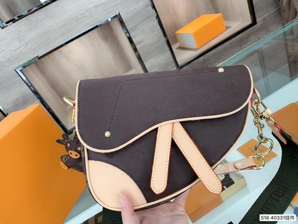 2021 selling trends ladies wallet fashion shoulder bag messenger bag ladies handbag.saddle bags. dimensions 23, 18
2021 selling trends ladies wallet fashion shoulder bag messenger bag ladies handbag.saddle bags. dimensions 23, 18