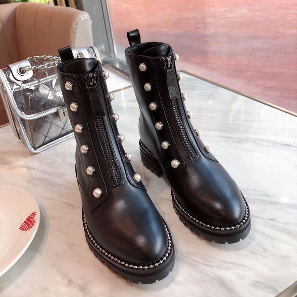 designer womens boots black pearl steel ball decoration front zipper round head low heel with box size 35-40
designer womens boots black pearl steel ball decoration front zipper round head low heel with box size 35-40