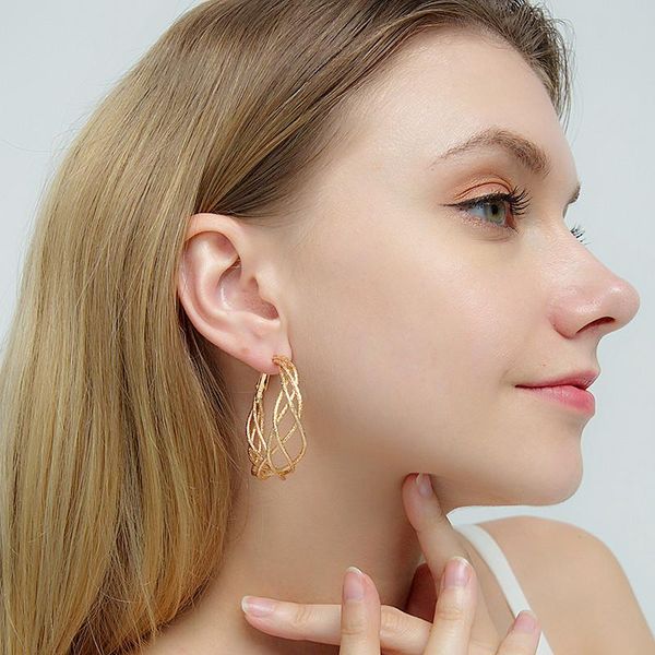fashion all match line wrapping round earrings gold silver color wedding anniversary women earring party jewelry, Golden;silver
fashion all match line wrapping round earrings gold silver color wedding anniversary women earring party jewelry, Golden;silver