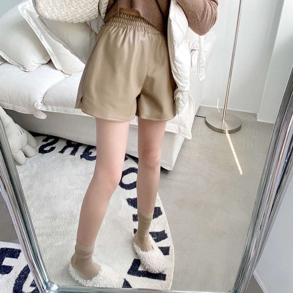 canggumu 2021 autumn casual leather women's korean version loose and thin elastic waist playful shorts student 3810, White;black
canggumu 2021 autumn casual leather women's korean version loose and thin elastic waist playful shorts student 3810, White;black