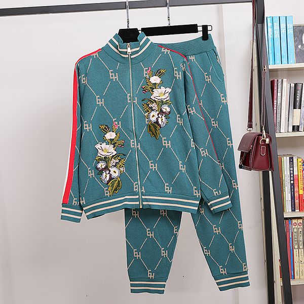 winter luxury women sets 2 piece designer runway floral tiger embroidery long sleeve knitted cardigans and pants clothes x0924, Gray
winter luxury women sets 2 piece designer runway floral tiger embroidery long sleeve knitted cardigans and pants clothes x0924, Gray
