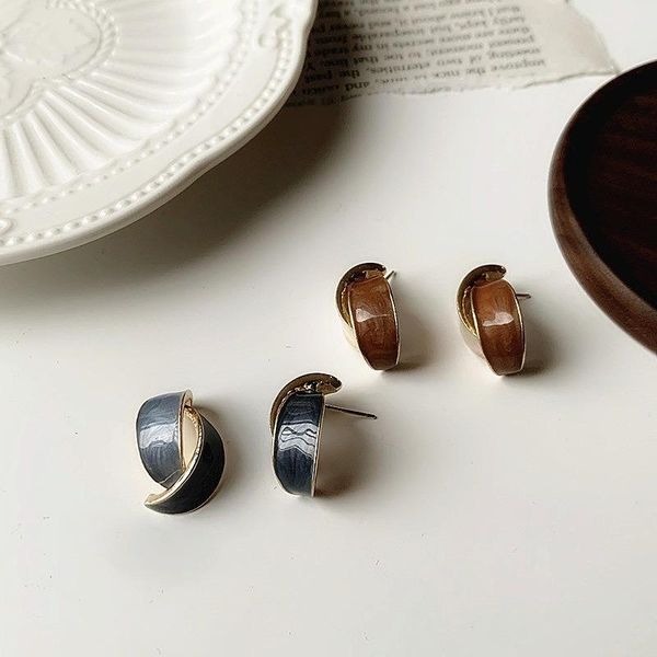 origin summer korean fashion c shape geometrical hoop earings for women unique design irregular enamel earings jewelry hot, Golden;silver
origin summer korean fashion c shape geometrical hoop earings for women unique design irregular enamel earings jewelry hot, Golden;silver