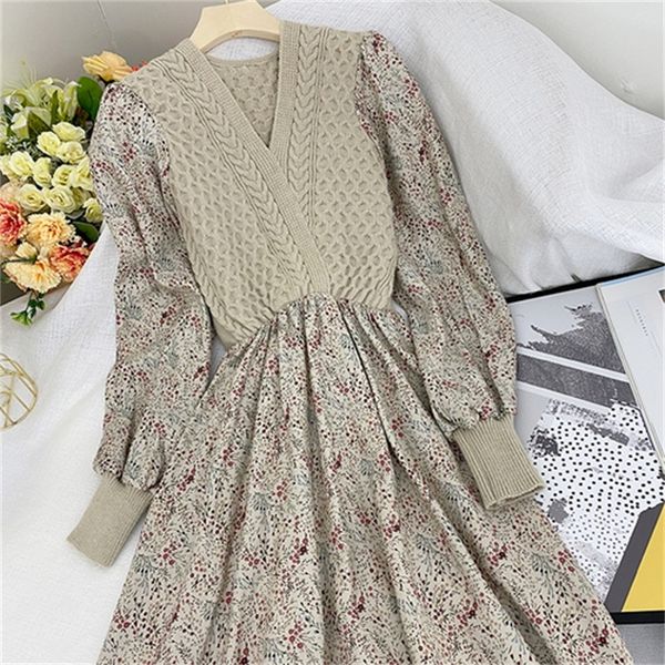 2021 new french retro v-neck bottoming floral fake two-piece temperament waist knitted stitching long-sleeved dress b33k, Black;gray
2021 new french retro v-neck bottoming floral fake two-piece temperament waist knitted stitching long-sleeved dress b33k, Black;gray