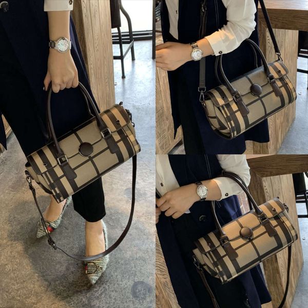 luxurys designers hong kong women's 2021 new korean boston lattice pillow handbag shoulder bag
luxurys designers hong kong women's 2021 new korean boston lattice pillow handbag shoulder bag