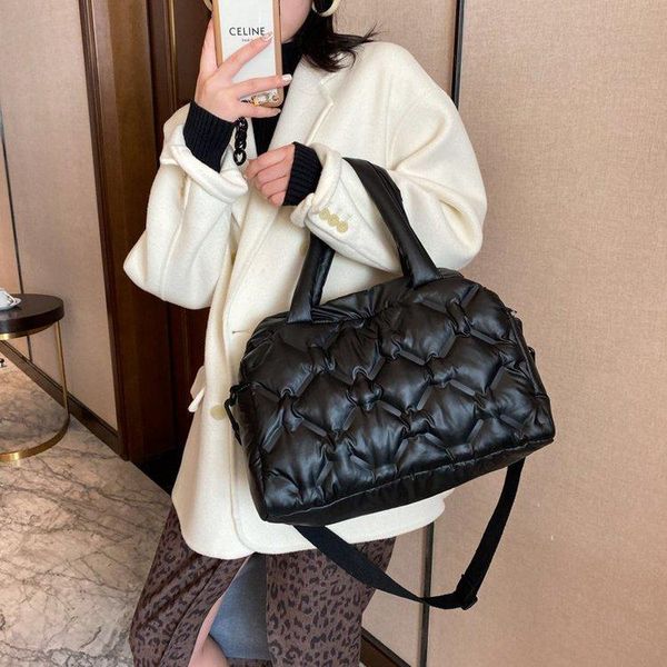 new 2021 winter women space cotton handbags fashion ladies bag down fashion bright shoulder bag female tote bolsas sac a mai
new 2021 winter women space cotton handbags fashion ladies bag down fashion bright shoulder bag female tote bolsas sac a mai