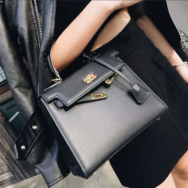 luxurys designers fashion new hand-held litchi pattern korean women's bag
luxurys designers fashion new hand-held litchi pattern korean women's bag