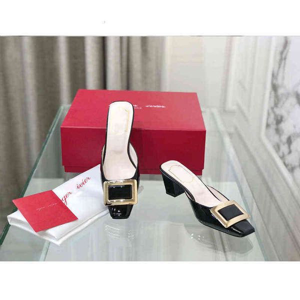 2022 summer style square button patent leather wrapped sandals slipper's low heel half slipper muller shoes trend, Black
2022 summer style square button patent leather wrapped sandals slipper's low heel half slipper muller shoes trend, Black