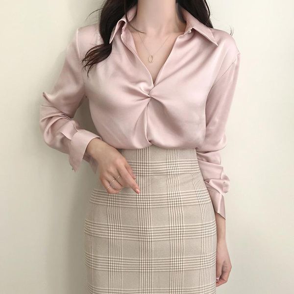 2020 new women fashion long sleeves satin blouse vintage femme v neck casual shirts elegant imitation silk blouse plus size 1, White
2020 new women fashion long sleeves satin blouse vintage femme v neck casual shirts elegant imitation silk blouse plus size 1, White