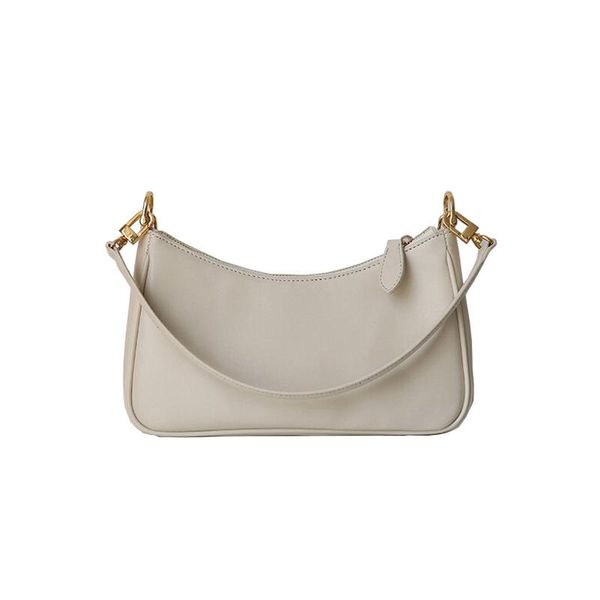 totes niche bag trendy french stick underarm shoulder messenger summer wild retro chain female
totes niche bag trendy french stick underarm shoulder messenger summer wild retro chain female