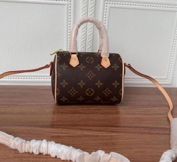luxurys designers cute handbag real leather shoulder cross bags 16cm female nano bucket mini speedy pillow cluch lvs louisey viutonity vutto
luxurys designers cute handbag real leather shoulder cross bags 16cm female nano bucket mini speedy pillow cluch lvs louisey viutonity vutto