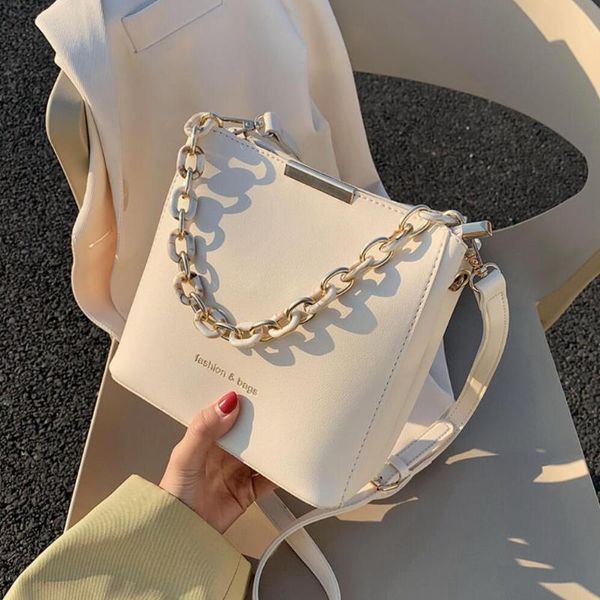elegant female chain tote bucket bag 2020 new high-quality pu leather women's designer handbag travel shoulder messenger bag
elegant female chain tote bucket bag 2020 new high-quality pu leather women's designer handbag travel shoulder messenger bag