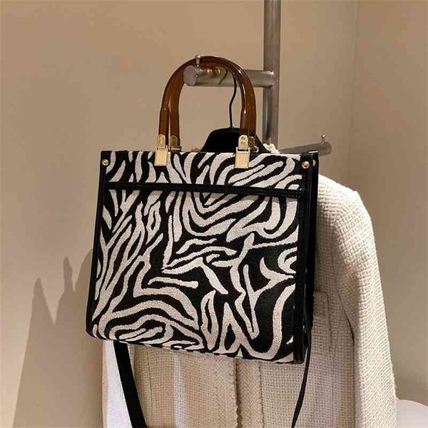 women's bag autumn winter simple fashionable high-capacity hand-held single shoulder messenger tote bag 50% clearance sale
women's bag autumn winter simple fashionable high-capacity hand-held single shoulder messenger tote bag 50% clearance sale