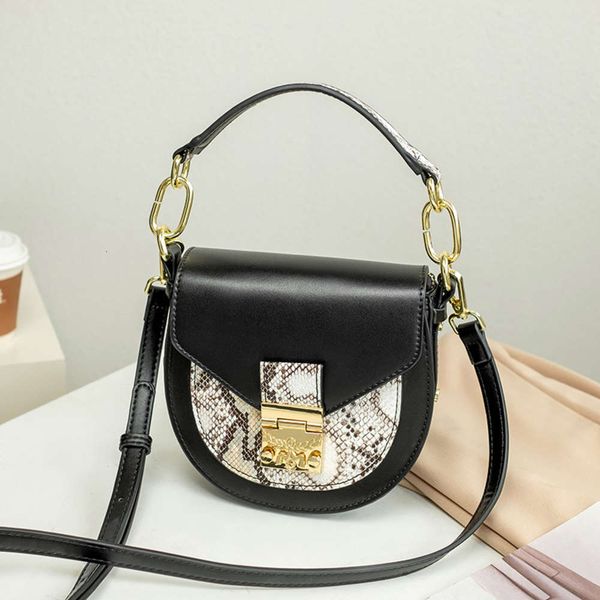 luxurys designers new autumn 2021 underarm saddle high-level niche bag, snake shaped messenger bag
luxurys designers new autumn 2021 underarm saddle high-level niche bag, snake shaped messenger bag