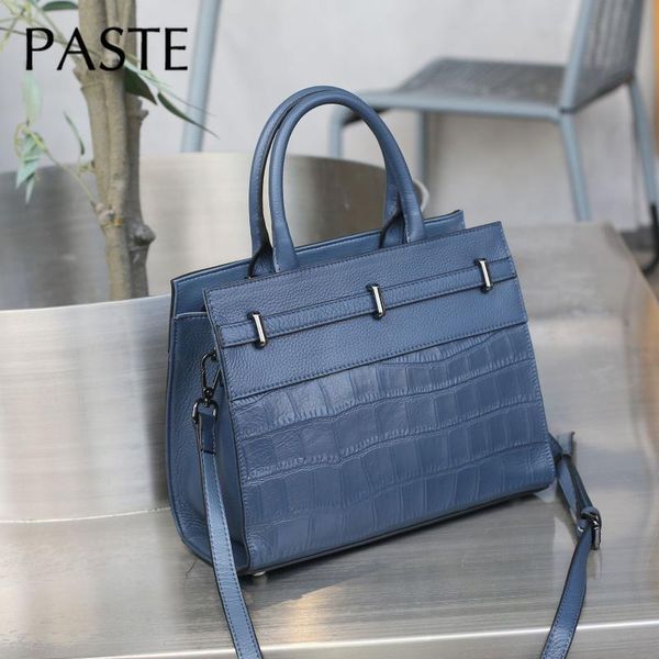 2020 brand designer crocodile pattern cowhide leather tote bag large capacity winter ladies shoulder bag handle handbag
2020 brand designer crocodile pattern cowhide leather tote bag large capacity winter ladies shoulder bag handle handbag