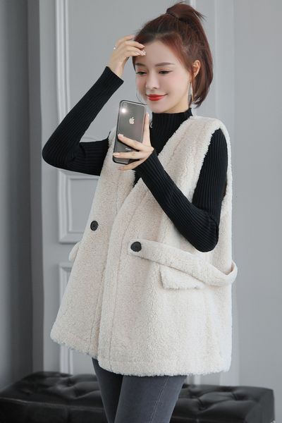 2021 new women thick white warm cardigan coat autumn winter sleeveless vest outerwear jacket pocket female artificial fur waistcoat 6jen, Black;white
2021 new women thick white warm cardigan coat autumn winter sleeveless vest outerwear jacket pocket female artificial fur waistcoat 6jen, Black;white
