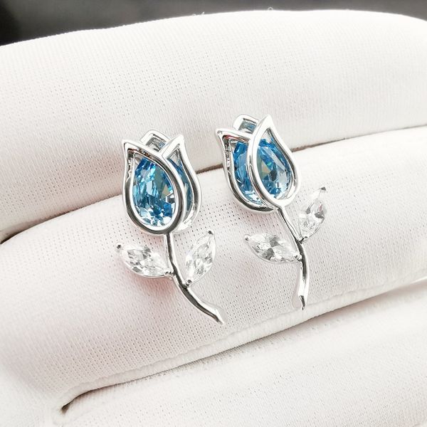 2020 new fashion rose flower crystal lady earrings 925 sterlingsilver earrings for women, Golden;silver
2020 new fashion rose flower crystal lady earrings 925 sterlingsilver earrings for women, Golden;silver