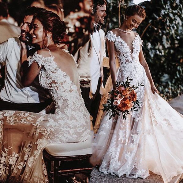 full lace country wedding dresses with detachable skirt train a line boho beach wedding gowns backless appliqued bridal dress 2021, White
full lace country wedding dresses with detachable skirt train a line boho beach wedding gowns backless appliqued bridal dress 2021, White