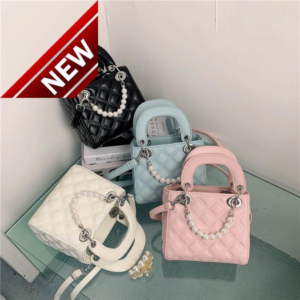 net red 2022 new early spring korean versatile messenger fairy lingge fashion hand diana bag
net red 2022 new early spring korean versatile messenger fairy lingge fashion hand diana bag