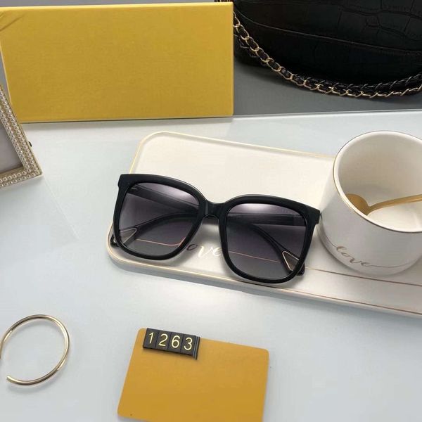 f letters womens temperament sunglasses woman summer goggle sunglasses uv400 1263 5 color highly quality with box sell, White;black
f letters womens temperament sunglasses woman summer goggle sunglasses uv400 1263 5 color highly quality with box sell, White;black