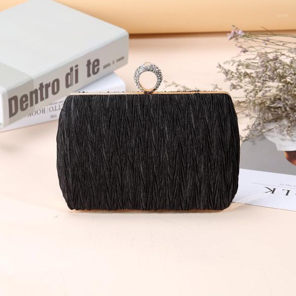 evening bags 2021 korean version dinner bag women's casual fashion chain ladies clutch bag1
evening bags 2021 korean version dinner bag women's casual fashion chain ladies clutch bag1