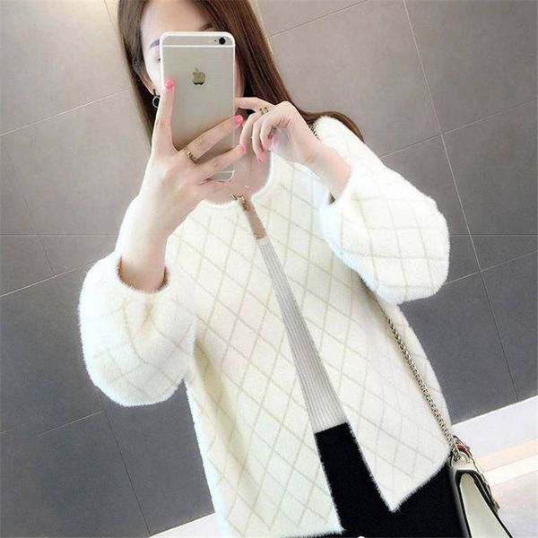 2020 women's sweater imitation mink fur short coat autumn and winter new loose fashion short knit cardigan shirt, Black
2020 women's sweater imitation mink fur short coat autumn and winter new loose fashion short knit cardigan shirt, Black