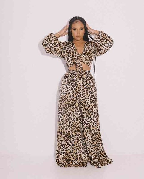 ladies leopard long sleeve v-neck open chest strap loose wide leg pants two-piece set, Gray
ladies leopard long sleeve v-neck open chest strap loose wide leg pants two-piece set, Gray