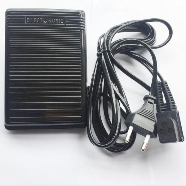 foot pedal control # 979314-031 w / cord singer 8019 8200 8220 8500 8600 8734 8774 974+ euro-pro au пробка, Black
foot pedal control # 979314-031 w / cord singer 8019 8200 8220 8500 8600 8734 8774 974+ euro-pro au пробка, Black