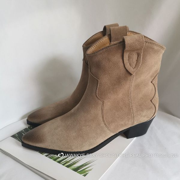 2020 western pointy chunky toe woman suede fall boots flat heels winter ai8i, Black
2020 western pointy chunky toe woman suede fall boots flat heels winter ai8i, Black