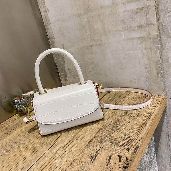 2020 new fashion simple and versatile elegant alligator single shoulder straddle bag small square bag women's
2020 new fashion simple and versatile elegant alligator single shoulder straddle bag small square bag women's