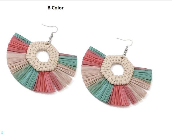 2021 the new boho style exaggerated seaside holiday p earrings fan-shaped female earrings in three colors 525, Golden;silver
2021 the new boho style exaggerated seaside holiday p earrings fan-shaped female earrings in three colors 525, Golden;silver