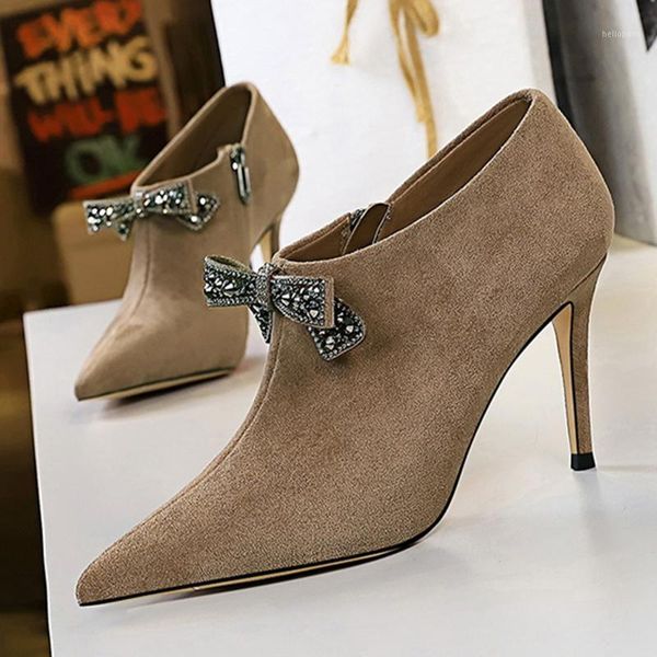 2020 new winter designer women apricot flock short boots 8.5cm pencil high heels boots diamond bow ankle lady party shoes1, Black
2020 new winter designer women apricot flock short boots 8.5cm pencil high heels boots diamond bow ankle lady party shoes1, Black