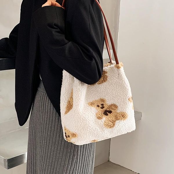 shoulder bags niche design autumn/winter ladies bag 2021 fashion all-match lamb plush underarm bear bucket width: 27cm
shoulder bags niche design autumn/winter ladies bag 2021 fashion all-match lamb plush underarm bear bucket width: 27cm