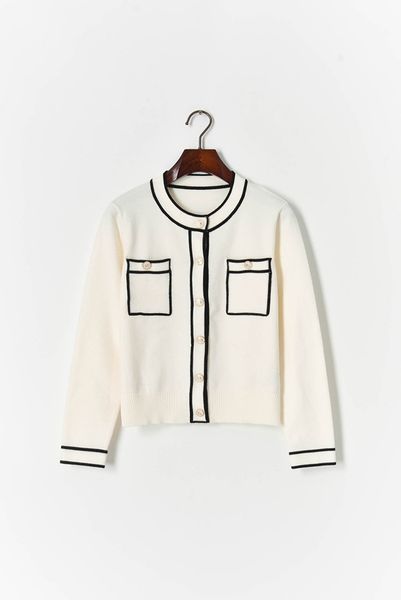 1012 2022 autumn brand same style regular long sleeve crew neck green pink cardigan kint sweate women clothes qian, White;black
1012 2022 autumn brand same style regular long sleeve crew neck green pink cardigan kint sweate women clothes qian, White;black