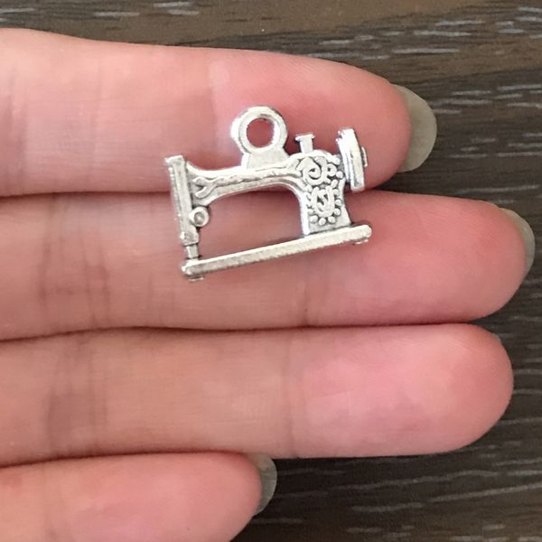 wholesale diy jewelry making sewing machines charm zinc alloy pendant charm for bracelet necklace earring zipper pulls, Bronze;silver
wholesale diy jewelry making sewing machines charm zinc alloy pendant charm for bracelet necklace earring zipper pulls, Bronze;silver