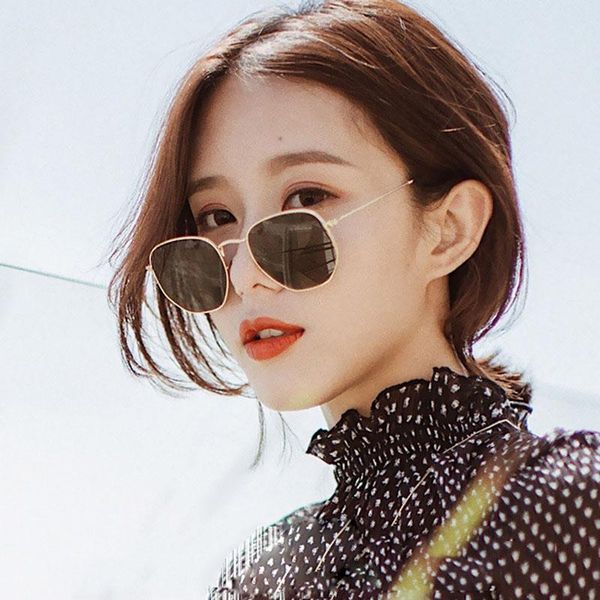 fashion sunglasses women brand designer small frame polygon clear lens sunglasses men vintage sun glasses hexagon metal frame, White;black
fashion sunglasses women brand designer small frame polygon clear lens sunglasses men vintage sun glasses hexagon metal frame, White;black