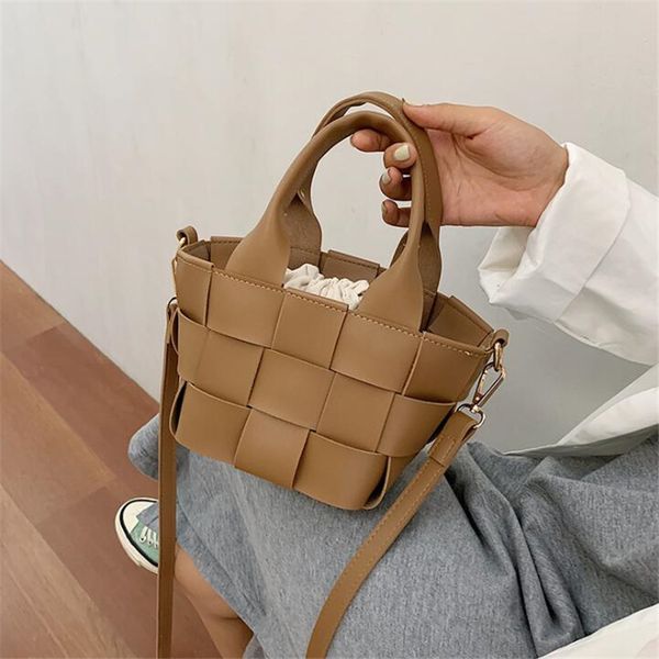 2020 new handbag weave bucket bag fashion messenger bags casual shoulder bag solid color purse crossbody tote small bags
2020 new handbag weave bucket bag fashion messenger bags casual shoulder bag solid color purse crossbody tote small bags