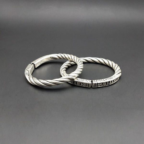 bangle charming miao silver hand-made antique carved bracelet jewelry, Black 
bangle charming miao silver hand-made antique carved bracelet jewelry, Black