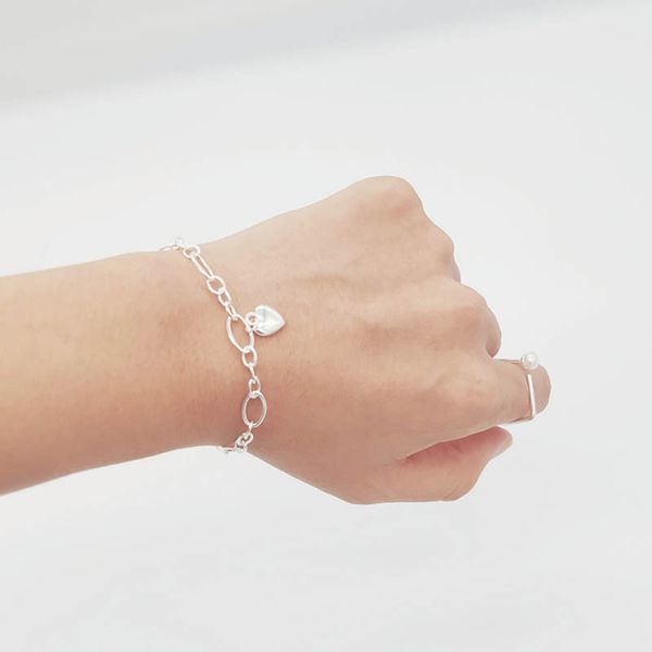 S925 Sterling Silver Bracelet Pendant Bracelet Women Simple Fashion Accessories Creative Hypoallergenic Popular Four Styles to Choose from
S925 Sterling Silver Bracelet Pendant Bracelet Women Simple Fashion Accessories Creative Hypoallergenic Popular Four Styles to Choose from