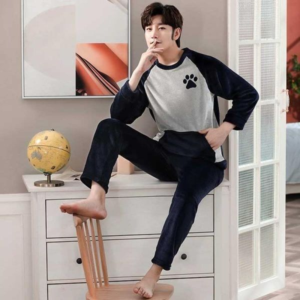 men's sleepwear winter men long sleeve flannel pajamas set round neck footprint pattern thick coral velvet sleep wear male warm pyjamas, Black;brown
men's sleepwear winter men long sleeve flannel pajamas set round neck footprint pattern thick coral velvet sleep wear male warm pyjamas, Black;brown